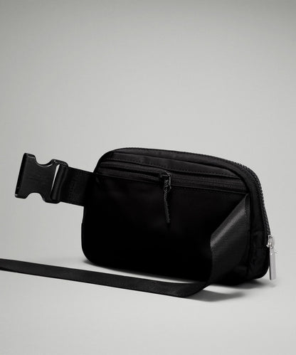 lululemon Everywhere Belt Bag