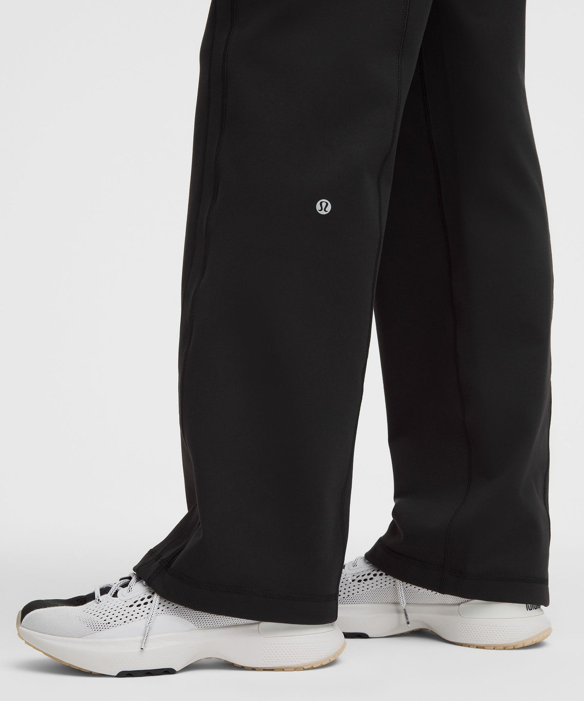 lululemon Women's Define Mid-Rise Track Pant Luon