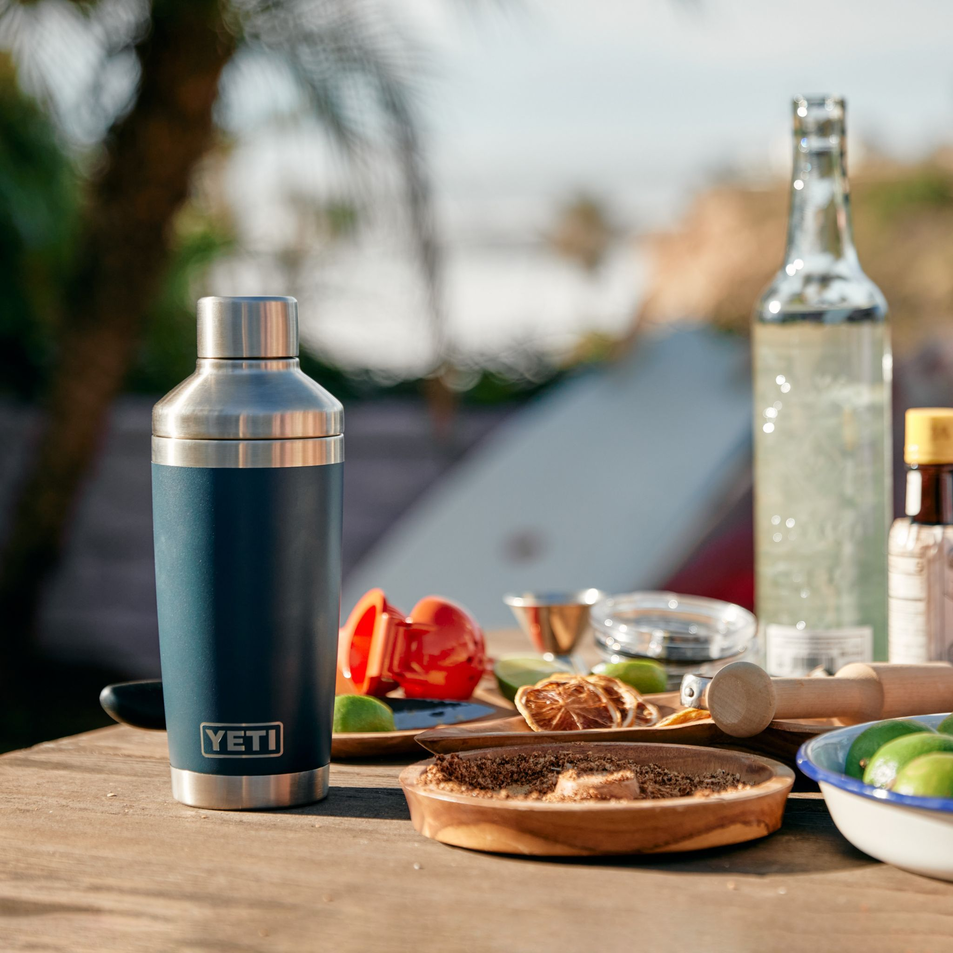 YETI Rambler 20 oz Cocktail Shaker