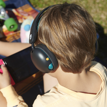 Skullcandy Grom Over-Ear Wireless Headphones for Kids, 45 Hr Battery, Volume-Limiting, Works with iPhone Android and Bluetooth Devices - Black